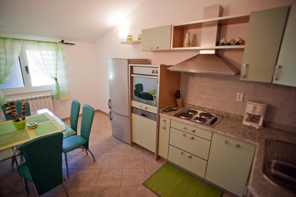 Apartments Marinic Primošten Стая снимка