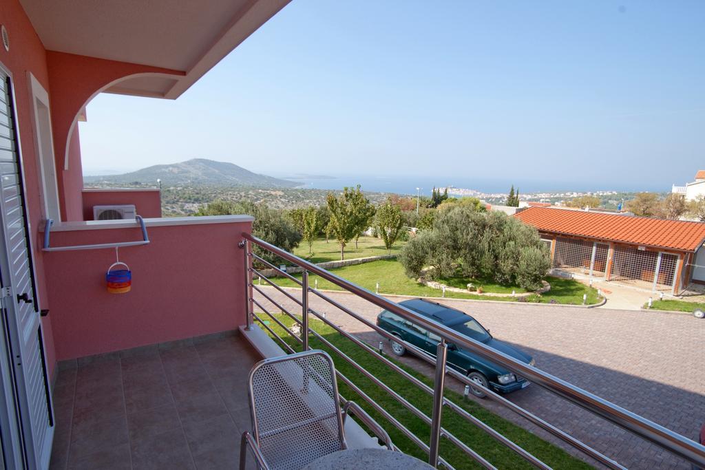 Apartments Marinic Primošten Стая снимка