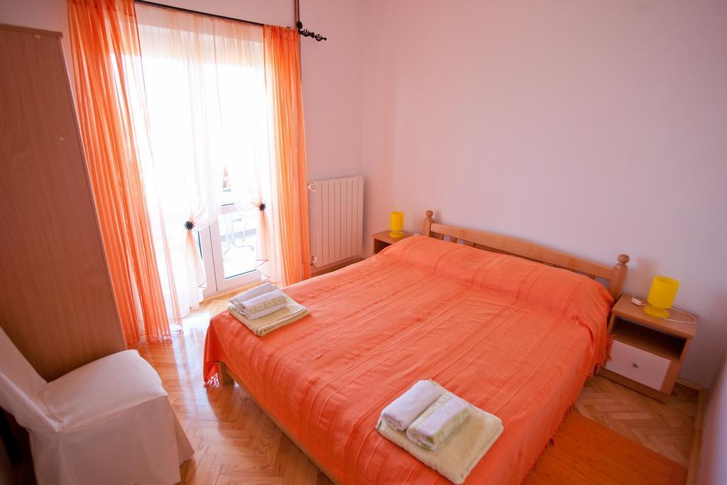 Apartments Marinic Primošten Стая снимка