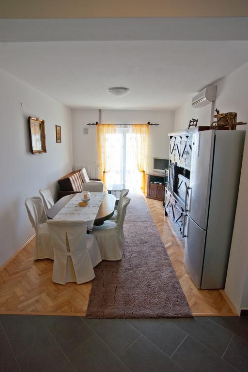 Apartments Marinic Primošten Стая снимка