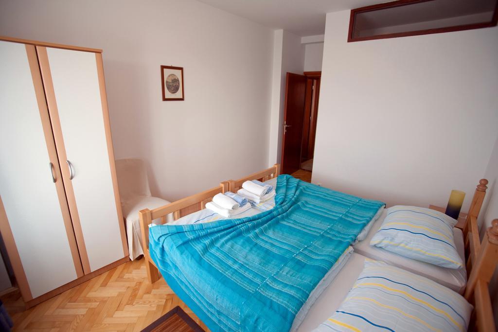 Apartments Marinic Primošten Стая снимка