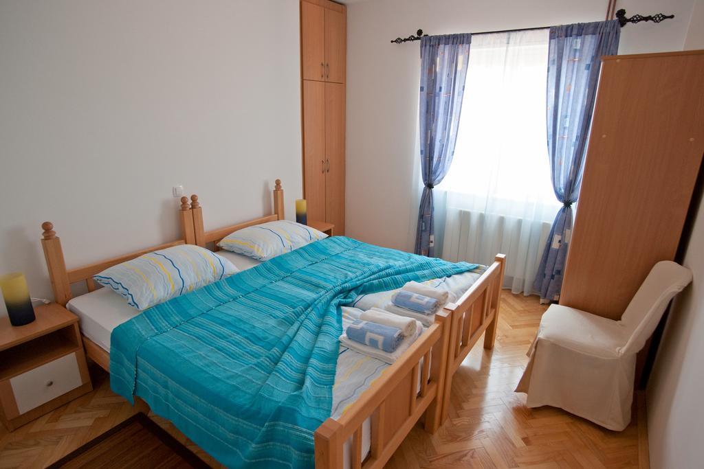 Apartments Marinic Primošten Стая снимка