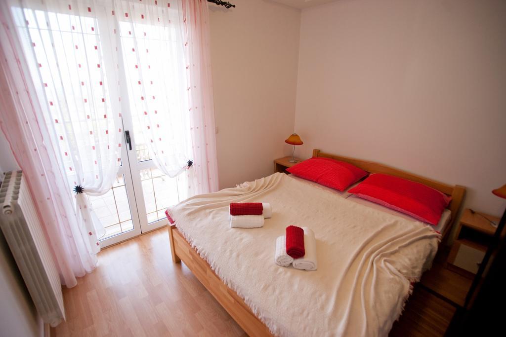 Apartments Marinic Primošten Стая снимка