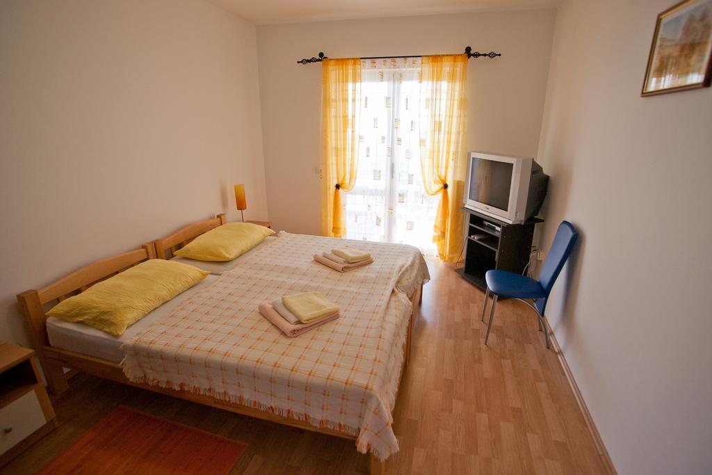 Apartments Marinic Primošten Стая снимка