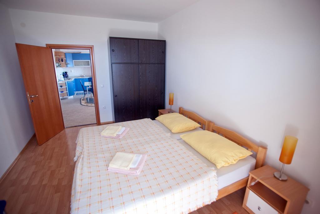 Apartments Marinic Primošten Стая снимка