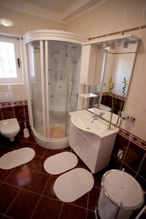 Apartments Marinic Primošten Стая снимка