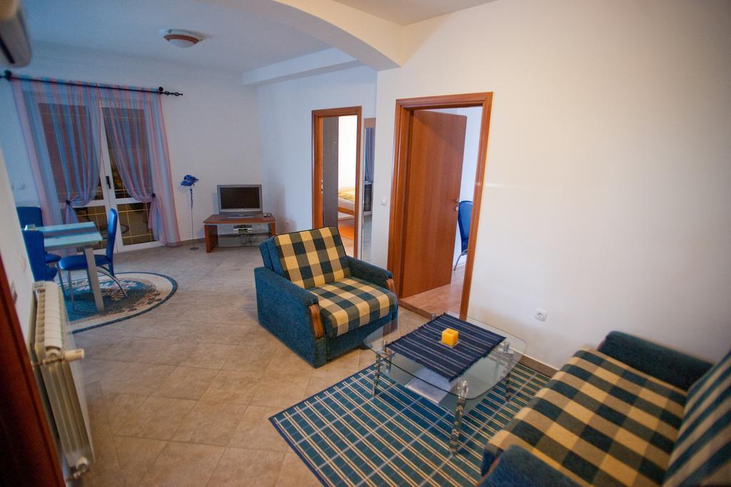 Apartments Marinic Primošten Стая снимка