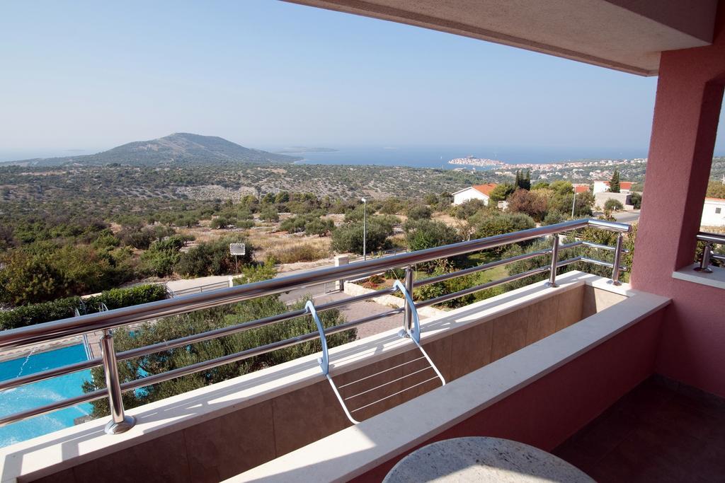 Apartments Marinic Primošten Стая снимка