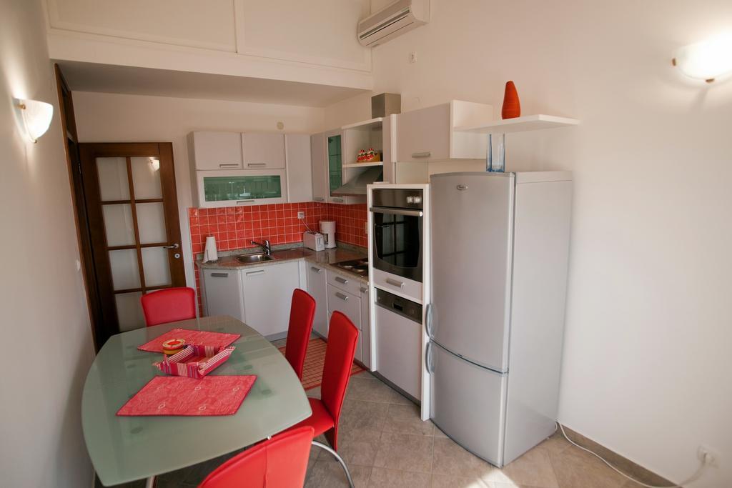 Apartments Marinic Primošten Стая снимка