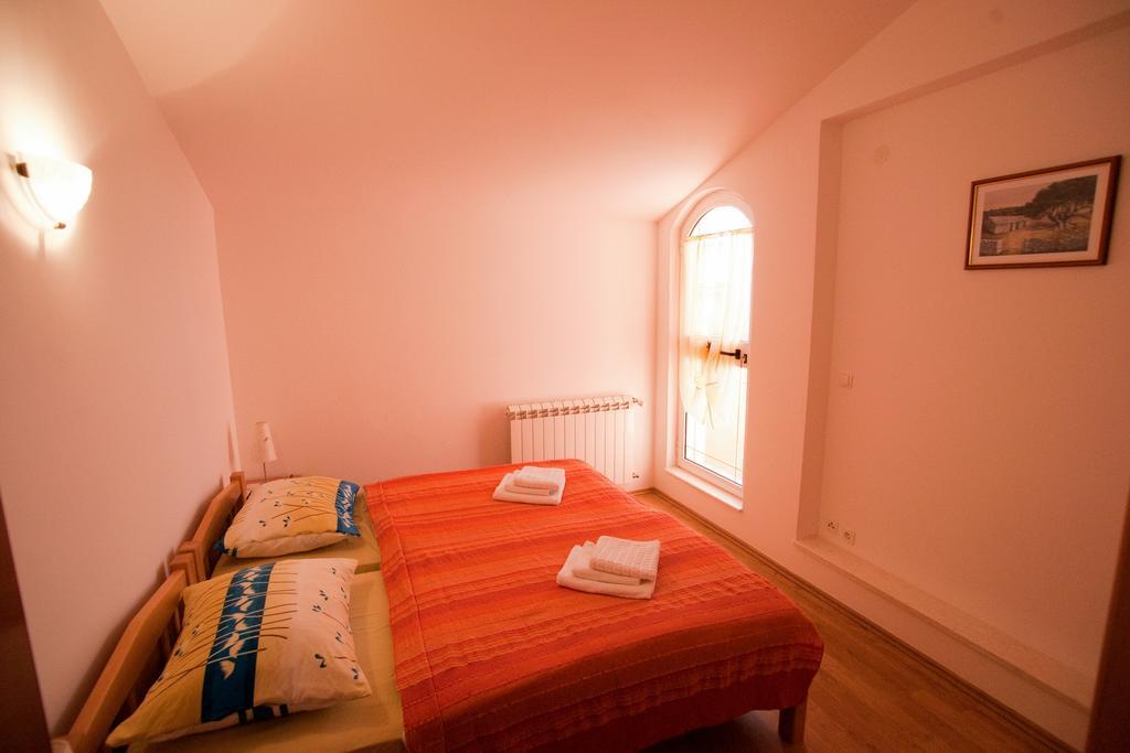 Apartments Marinic Primošten Стая снимка